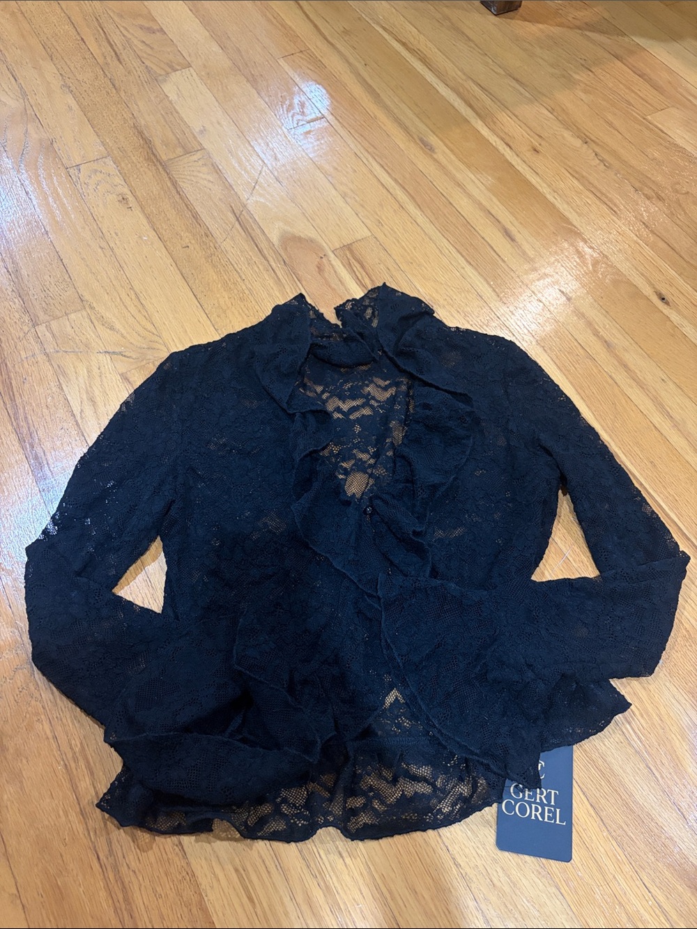 NWT Gert Corel Women’s Black Lace Long sleeve Size Small